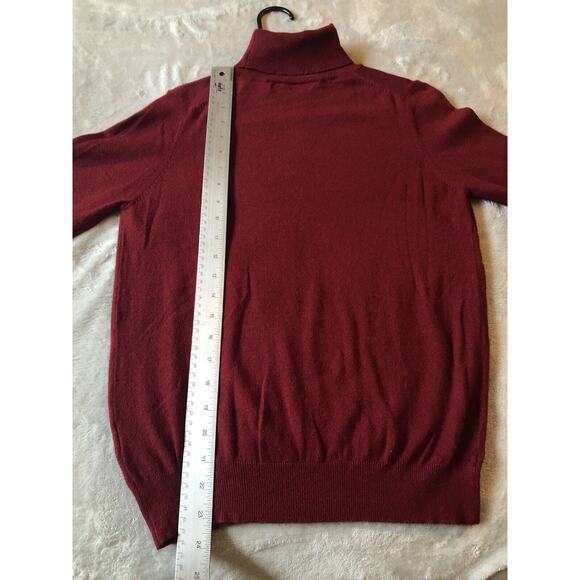 Turtleneck Sweater Womens Sz Lg Fitted Solid Red Embellished Cuffs Long Sleeves - Picture 4 of 10